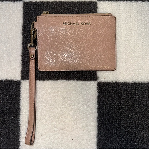 Michael Kors - Pink Wristlet wallet - Picture 2 of 6